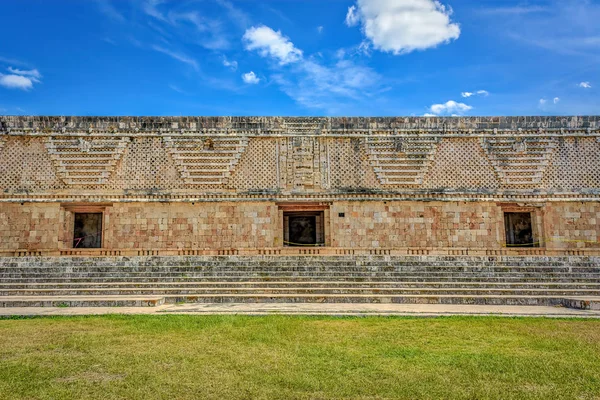 Guvernérův palác ve starověkém mayském městě Uxmal, Merida, Mexiko — Stock fotografie