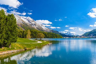 Kristal mavi St Moritz Gölü, Sankt Moritz, Maloja Grisons İsviçre