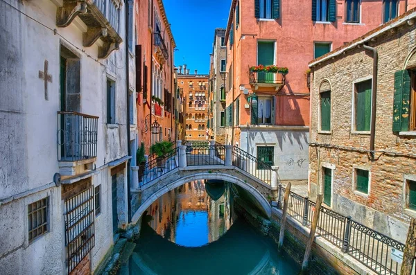 Canal Con Puente Venecia Italia Hdr —  Fotos de Stock