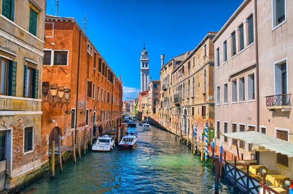 Canal Panorâmico Com Barcos Carabinieri Veneza Itália Hdr — Fotografia de Stock