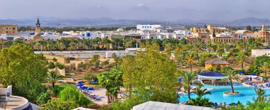 Hammamet, Tunus - Ekim 2014: Yüzme Havuzu üzerinde 10 Ekim 2014 Hammamet, Tunus için lüks otel