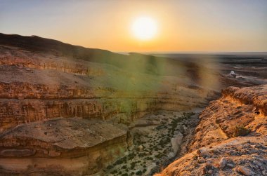 Sunrise Tamerza Kanyon ya da yıldız savaşları Kanyon, Sahra Çölü, Tunus, Afrika, Hdr yukarıda
