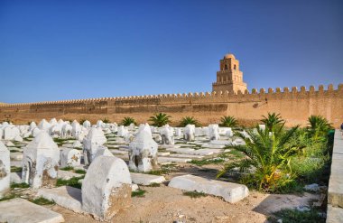 Kayravan, Sahra Çölü, Tunus, Afrika, HDR Ulu Cami'nin yakınındaki antik Müslüman mezarlığı