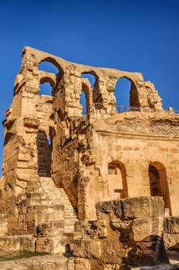 Kuzey Afrika 'daki en büyük stadyumun kalıntıları. El Jem, Tunus, UNESCO.