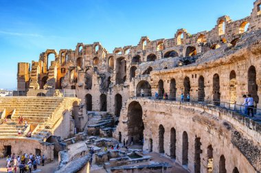 Kuzey Afrika 'daki en büyük stadyumun kalıntıları. El Jem, Tunus, UNESCO.