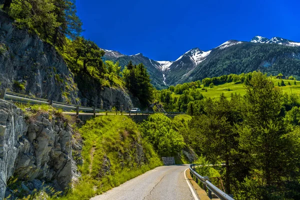 Camino Asfalto Las Montañas Los Alpes Moerel Filet Oestlich Raron —  Fotos de Stock