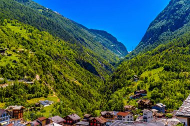 İsviçre Alpleri'nde köy dağlar Valley, Stalden, Staldenried, Visp, Wallis Valais İsviçre