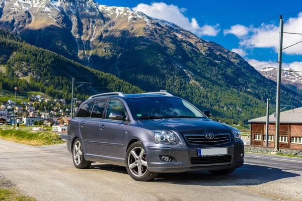 Toyota Avensis T25 Alpi Montagne Samedan Maloja Graubuenden Svizzera — Foto Stock