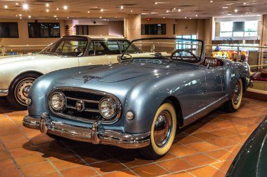 Fontvieille, Monako - Haziran 2017: gümüş Nash Healey Cabrio 1952 yılında Monaco ilk araba koleksiyonu Müzesi.