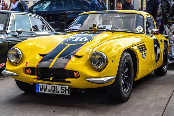 Alemanha Limburgo Abr 2017 Vindima Amarelo Alfa Romeo Spider Limburg — Fotografia de Stock