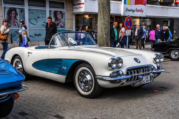 Alemanha Limburgo Abr 2017 Branco Azul Chevrolet Corvette Cabrio Convertivel — Fotografia de Stock