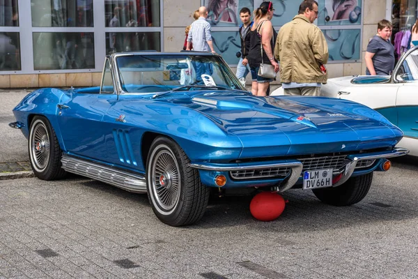 Niemcy Limburg Kwiecień 2017 Niebieski Chevrolet Corvette Convertible Cabrio 1962 — Zdjęcie stockowe