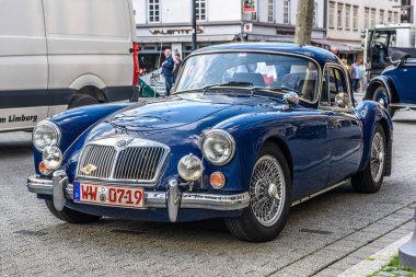 Almanya, Limburg - Nisan 2017: Mg Mga 1955 Limburg 'da spor araba..