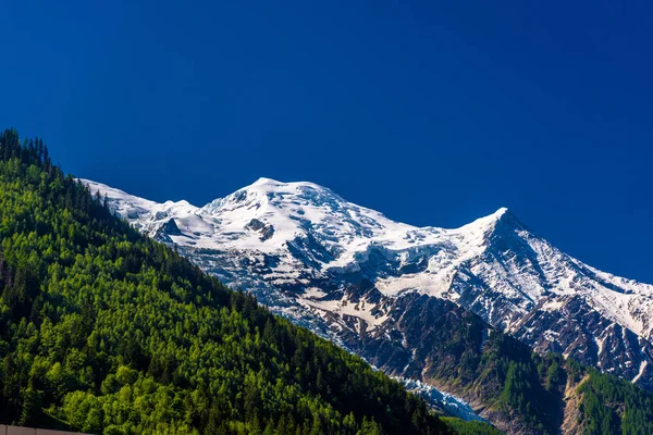 Snowy mountains Chamonix, Mont Blanc, Haute-Savoie, Alps, France — Stock Photo, Image
