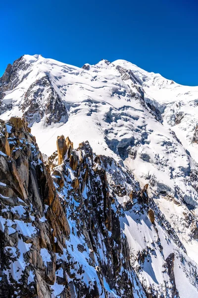 Montagne innevate Chamonix, Monte Bianco, Alta Savoia, Alpi, Francia — Foto Stock