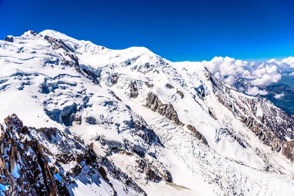 Montagne innevate Chamonix, Monte Bianco, Alta Savoia, Alpi, Francia — Foto Stock