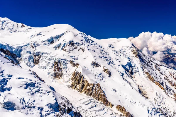 Snowy Mountains Chamonix, Mont Blanc, Haute-Savoie, Alpen, Frankrijk — Stockfoto