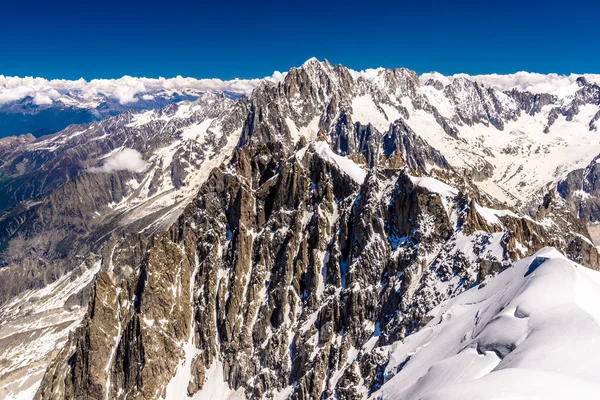 Montagne innevate Chamonix, Monte Bianco, Alta Savoia, Alpi, Francia — Foto Stock