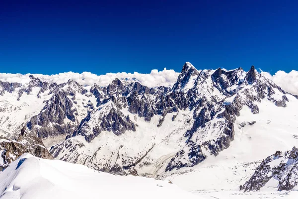 Snowy Mountains Chamonix, Mont Blanc, Haute-Savoie, Alpen, Frankrijk — Stockfoto