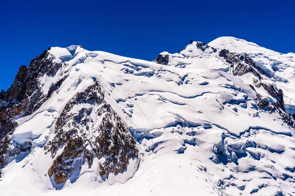 Montagne innevate Chamonix, Monte Bianco, Alta Savoia, Alpi, Francia — Foto Stock