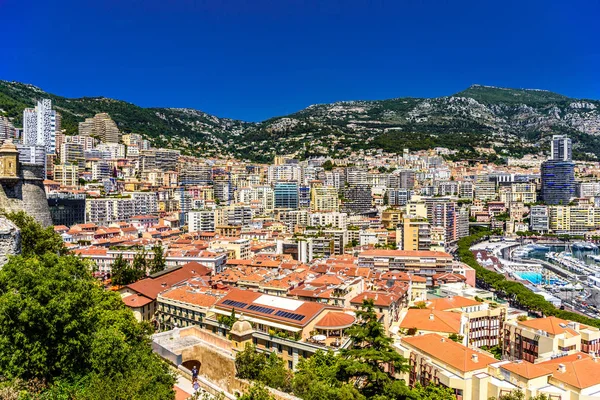 Centrum města s domy a hotely, La Condamine, Monte-Carlo, M — Stock fotografie