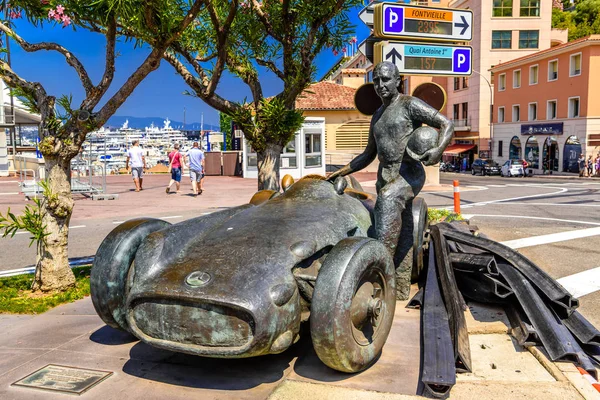 Statue Juan Manuel Fangio à La Condamine, Monte-Carlo, Monaco , — Photo