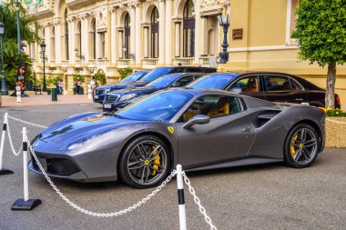Monte-Carlo, Monaco - Haziran 2017: gri Ferrari 488 Tipo F142 m La Condamine, Monte-Carlo, Monaco, Cote d 'Azur, French Riviera