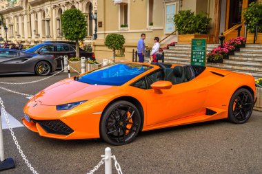 Monte-Carlo, Monaco - Haziran 2017: La Condamine 'de turuncu Lamborghini Huracan Lb724, Monte-Carlo, Monaco, Cote d' Azur, French Riviera