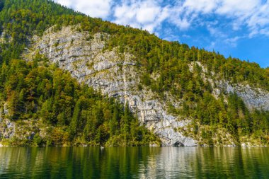 Alp dağları ile Koenigssee gölü, Konigsee, Berchtesgaden Ulusal Parkı, Bavyera, Almanya