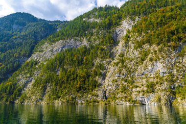 Alp dağları ile Koenigssee gölü, Konigsee, Berchtesgaden Ulusal Parkı, Bavyera, Almanya