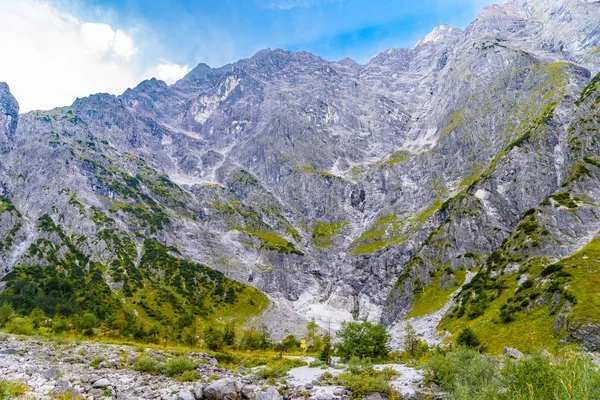 Valle de las montañas cerca de Koenigssee, Konigsee, Parque Nacional Berchtesgaden, Baviera, Alemania —  Fotos de Stock