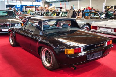 Friedrichshafen - Mayıs 2019: siyah Porsche 914 Gt Targa 1971 Motorworld Classics Bodensee Mayıs'ta 11, 2019 Friedrichshafen, Almanya