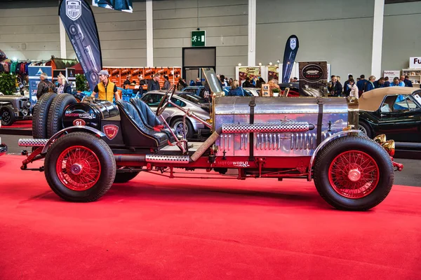 Friedrichshafen - Mayıs 2019: Mavi Rolls-Royce Satis 1930 cabrio roadster Motorworld Classics Bodensee Mayıs'ta 11, 2019 Friedrichshafen, Almanya — Stok fotoğraf