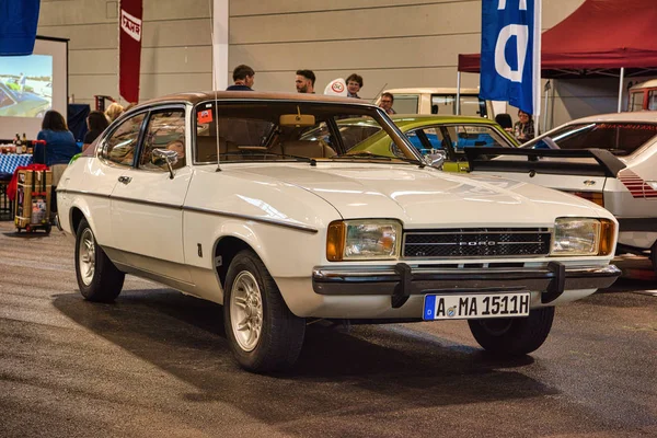 FRIEDRICHSHAFEN - May 2019: white FORD CAPRI 1974 coupe at Motorworld Classics Bodensee on May 11, 2019 in Friedrichshafen, Germany — стоковое фото