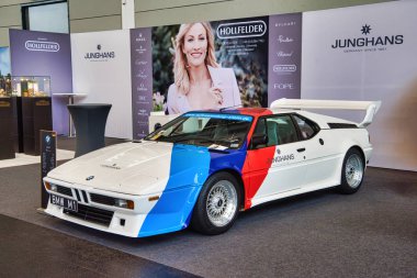 Friedrichshafen - Mayıs 2019: Beyaz kırmızı mavi spor Bmw M1 Procar Şampiyonası 1979 Coupe Motorworld Classics Bodensee Mayıs'ta 11, 2019 Friedrichshafen, Almanya