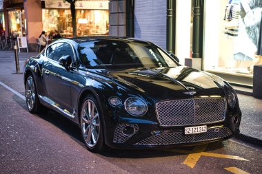 Friedrichshafen - Mayıs 2019: siyah Bentley Continental Gt W12 2018 Motorworld Classics Bodensee mayıs'ta 11, 2019 Friedrichshafen, Almanya