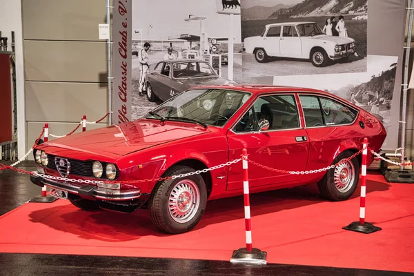 弗里德里希沙芬 - 2019年5月：红色阿尔法罗马阿尔菲塔Gt型116 1972在汽车世界经典博登塞于2019年5月11日在德国弗里德里希沙芬 免版税图库照片