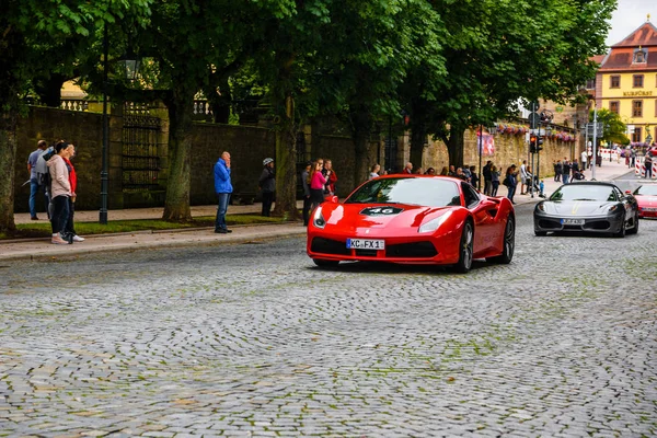 Deutschland, Fulda - Juli 2019: Der rote ferrari 488 Coupé Typ f142m ist ein Mittelmotor-Sportwagen des italienischen Automobilherstellers ferrari. das Auto ist ein Update für den 458 mit bemerkenswertem Exterieur und — Stockfoto