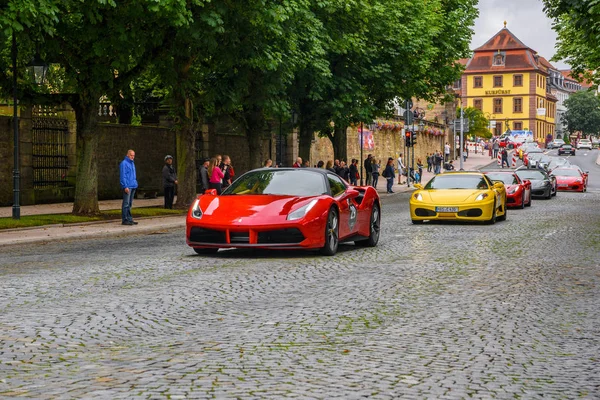 Almanya, Fulda - Jul 2019: kırmızı Ferrari 488 coupe Type F142m, İtalyan otomobil üreticisi Ferrari tarafından üretilen orta motorlu spor otomobil. Araba önemli bir dış ile 458 için bir güncelleme — Stok fotoğraf