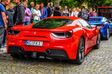 Almanya, Fulda - Jul 2019: kırmızı Ferrari 488 Sp dikiz ışıkları