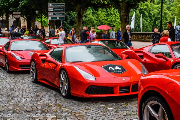 ALEMANHA, FULDA - JUL 2019: vermelho FERRARI 488 tipo de cupê F142M é um — Fotografia de Stock