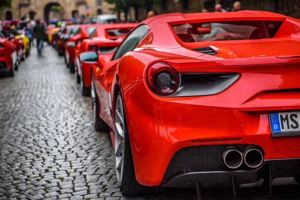 Deutschland, Fulda - Juli 2019: Rückleuchten des roten ferrari 488 Spider Typ f142m Coupé ist ein Mittelmotor-Sportwagen des italienischen Automobilherstellers ferrari. Das Auto ist ein Update auf die 45 — Stockfoto