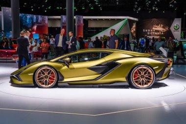 Frankfurt, Almanya - Eylül 2019: sarı altın Lamborghini Sian F