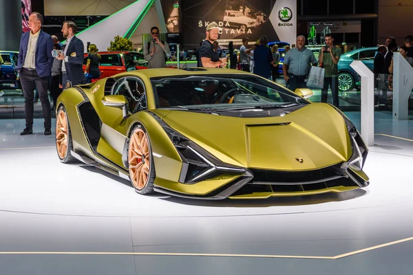 Frankfurt, Almanya - Eylül 2019: sarı altın Lamborghini Sian F — Stok fotoğraf