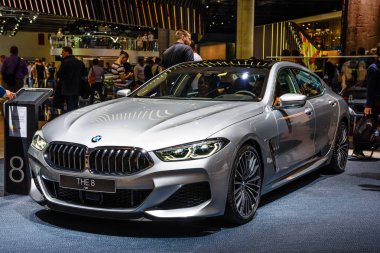 Frankfurt, Almanya - Eylül 2019: gümüş Bmw M8 8er coupe G15, Iaa International Motor Show Auto Exhibtion