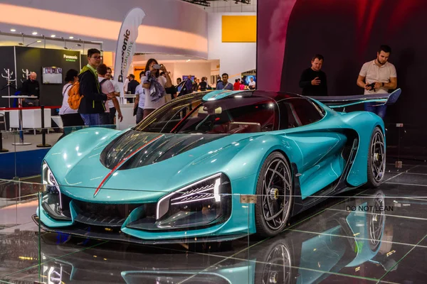 Frankfurt, Duitsland-Sept 2019: Blue Azure Hongqi S9-elektrische supercar met 1400 pk uit China, IAA International Motor Show auto Exhibtion — Stockfoto