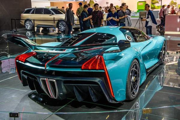 Frankfurt, Duitsland-Sept 2019: Blue Azure Hongqi S9-elektrische supercar met 1400 pk uit China, IAA International Motor Show auto Exhibtion — Stockfoto