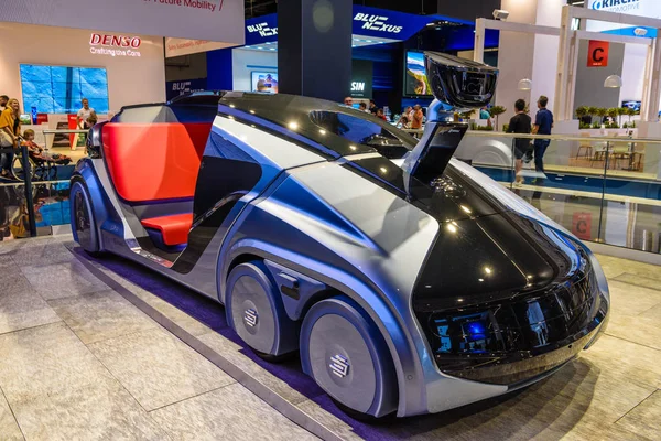 Франкфурт, Німеччина-Вересень 2019: Срібний Citybot Edag електричний автономний робот автомобіля, МАА Міжнародний автосалон Auto виставці — стокове фото