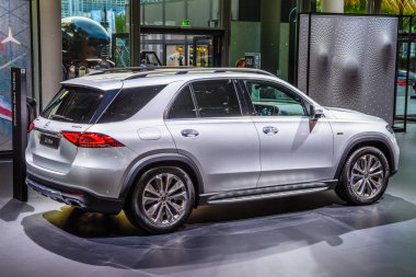 Frankfurt, Almanya - Eylül 2019: gümüş gri Mercedes-Benz Gle 350 de elektrikli Suv, Iaa International Motor Show Auto Exhibtion