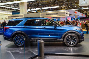 Frankfurt, Almanya - Eylül 2019: mavi Ford Explorer plug-in-hibrid Suv, Iaa Uluslararası Motor Show Otomatik Exhibtion